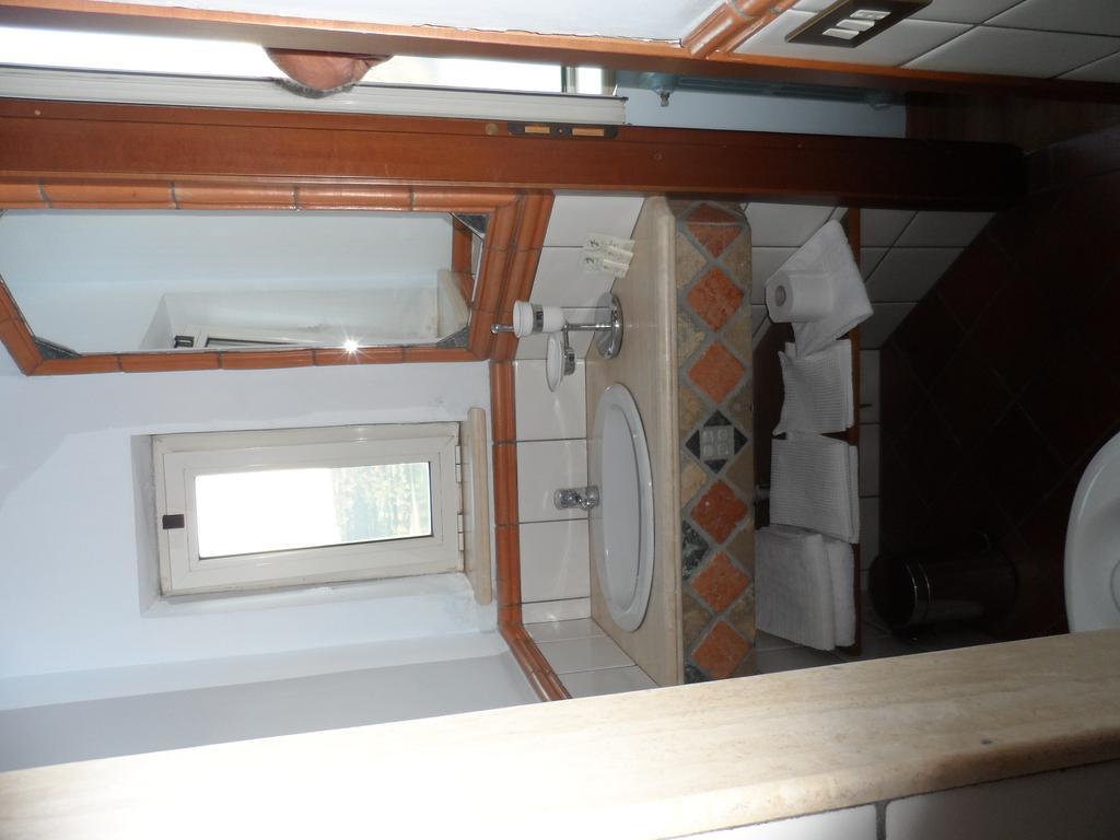 Albergo Lucia Pagnanelli Castel Gandolfo Rum bild