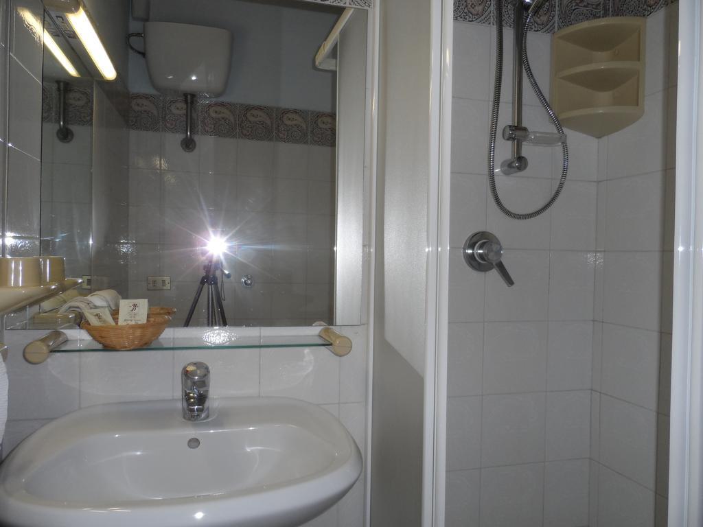 Albergo Lucia Pagnanelli Castel Gandolfo Rum bild