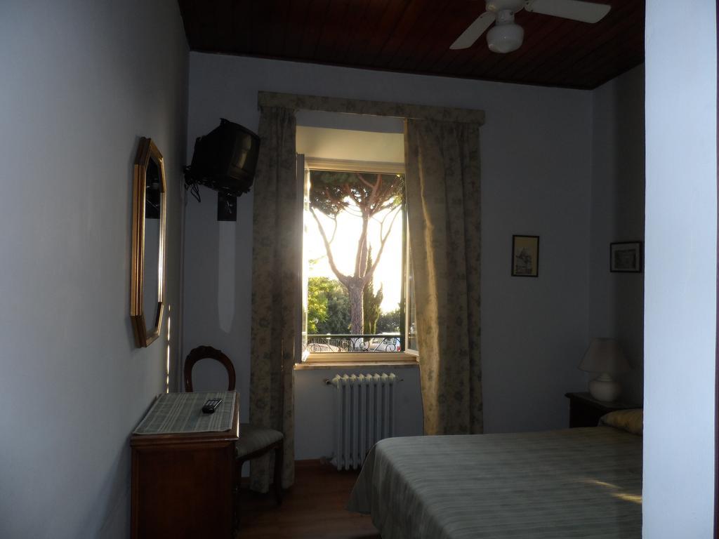 Albergo Lucia Pagnanelli Castel Gandolfo Rum bild