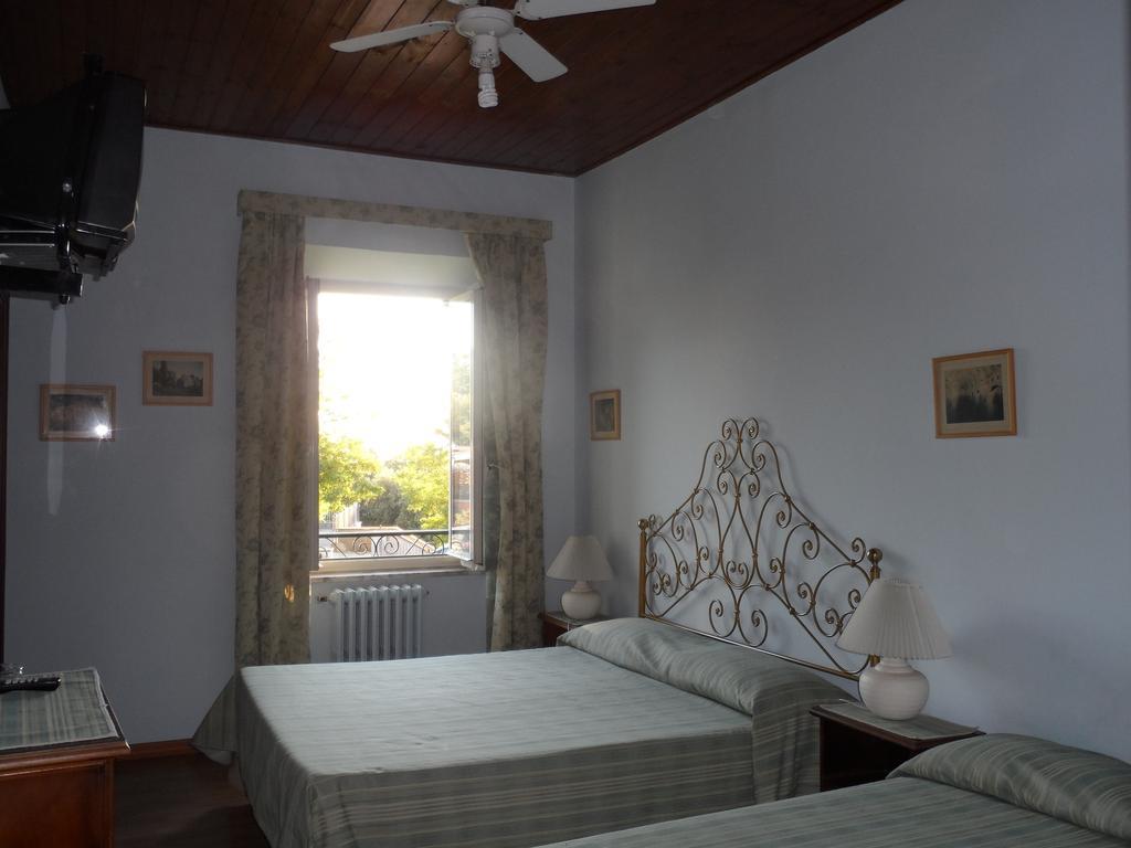 Albergo Lucia Pagnanelli Castel Gandolfo Rum bild